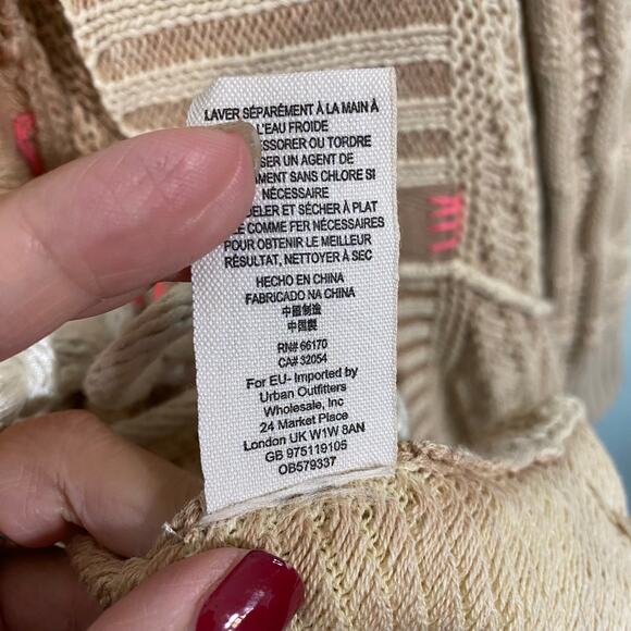 Free People Beige Pink All Washed Out Asymmetrical Chunky Boho Cardigan Size XS - Picture 10 of 11